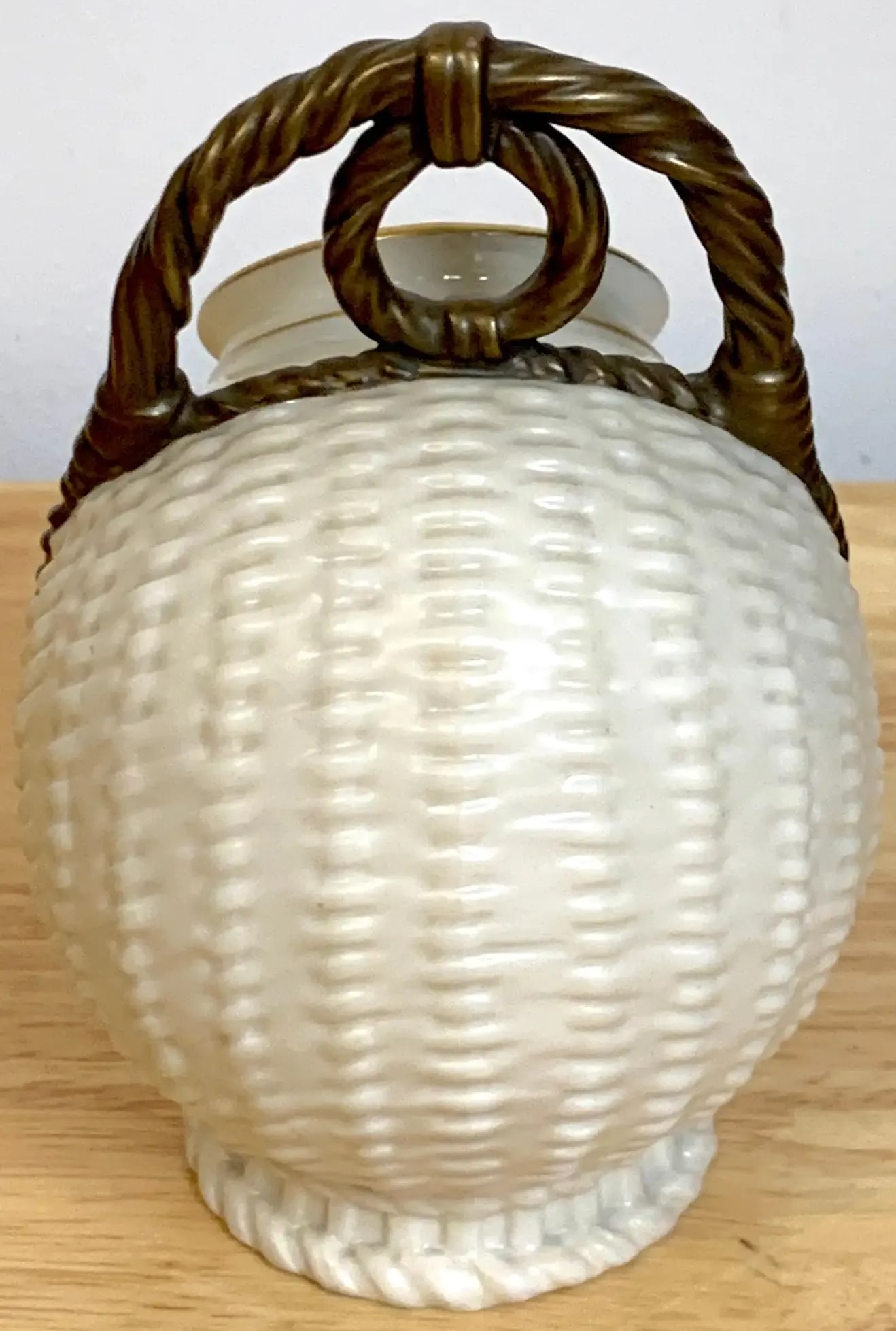 Late 19th Century Royal Worcester Aesthetic Basketweave Amphora Spill Vase, 1883 - 2