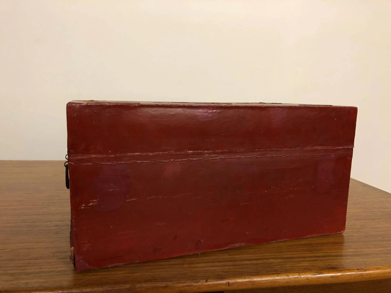 Vintage Pigs Leather Lacquered Box With Gilt Accents - 2