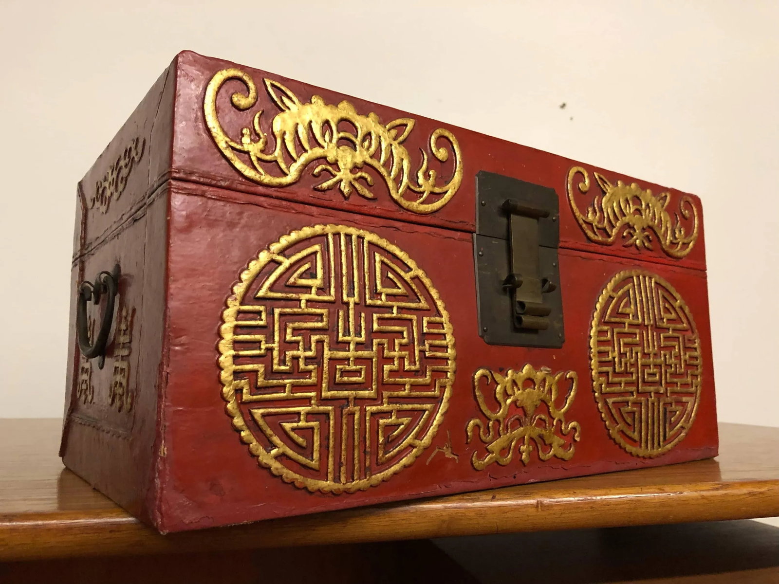 Vintage Pigs Leather Lacquered Box With Gilt Accents - 4