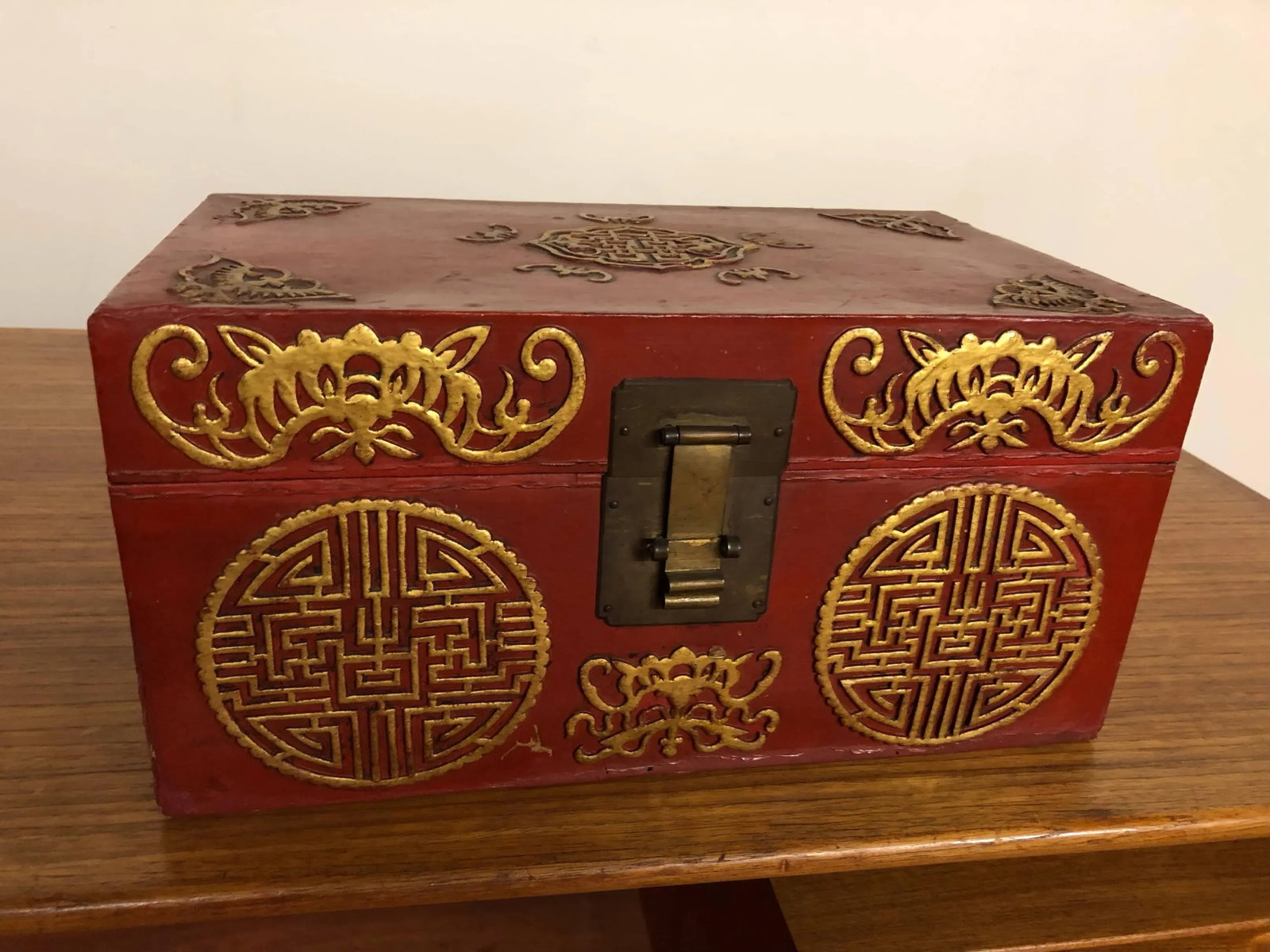 Vintage Pigs Leather Lacquered Box With Gilt Accents - 8