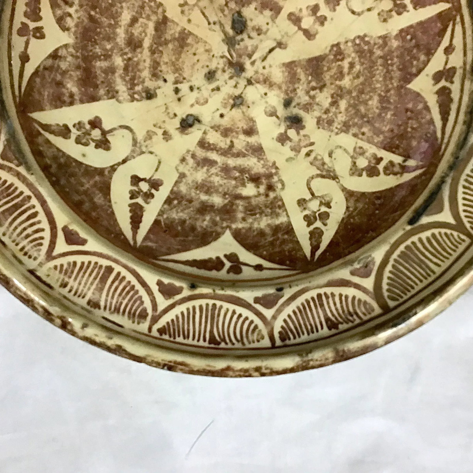 17th Century Hispano-Moresque Copper-Lustre Charger - 2
