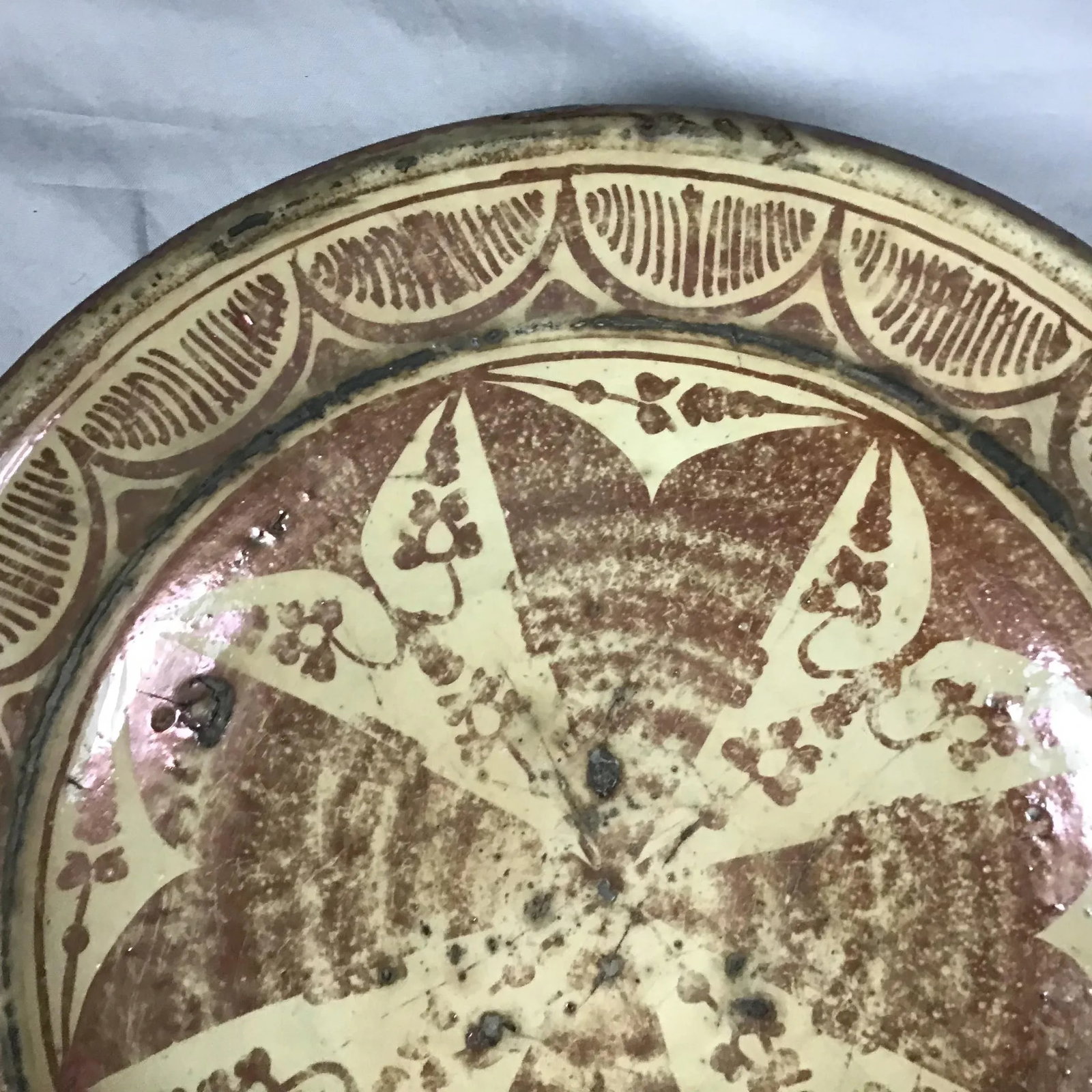 17th Century Hispano-Moresque Copper-Lustre Charger - 5