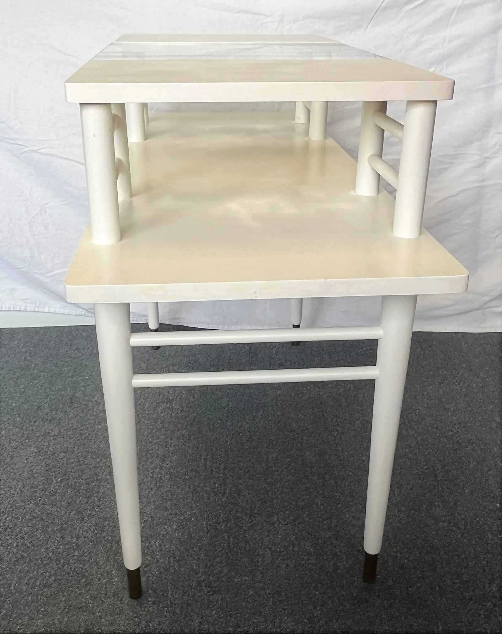 Mid-Century Modern Raised Shelf Occasional Table - 4