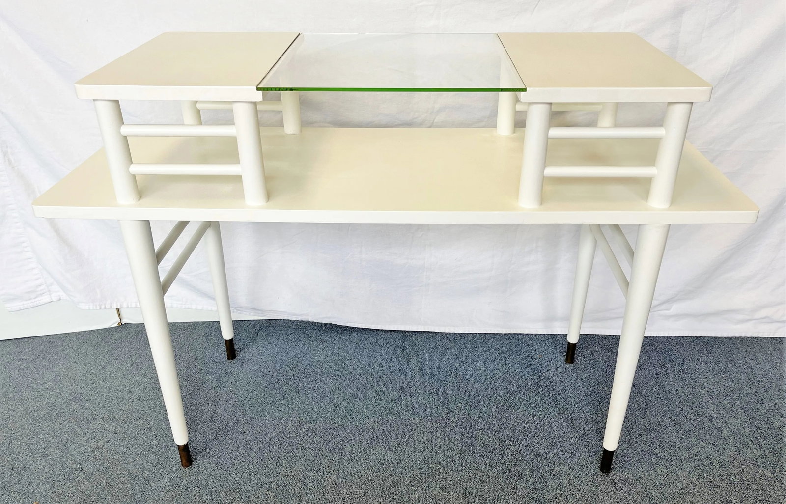 Mid-Century Modern Raised Shelf Occasional Table - 6