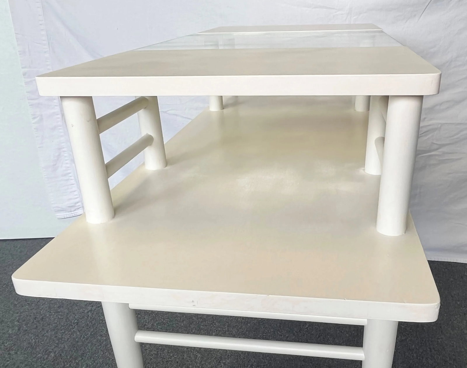 Mid-Century Modern Raised Shelf Occasional Table - 8