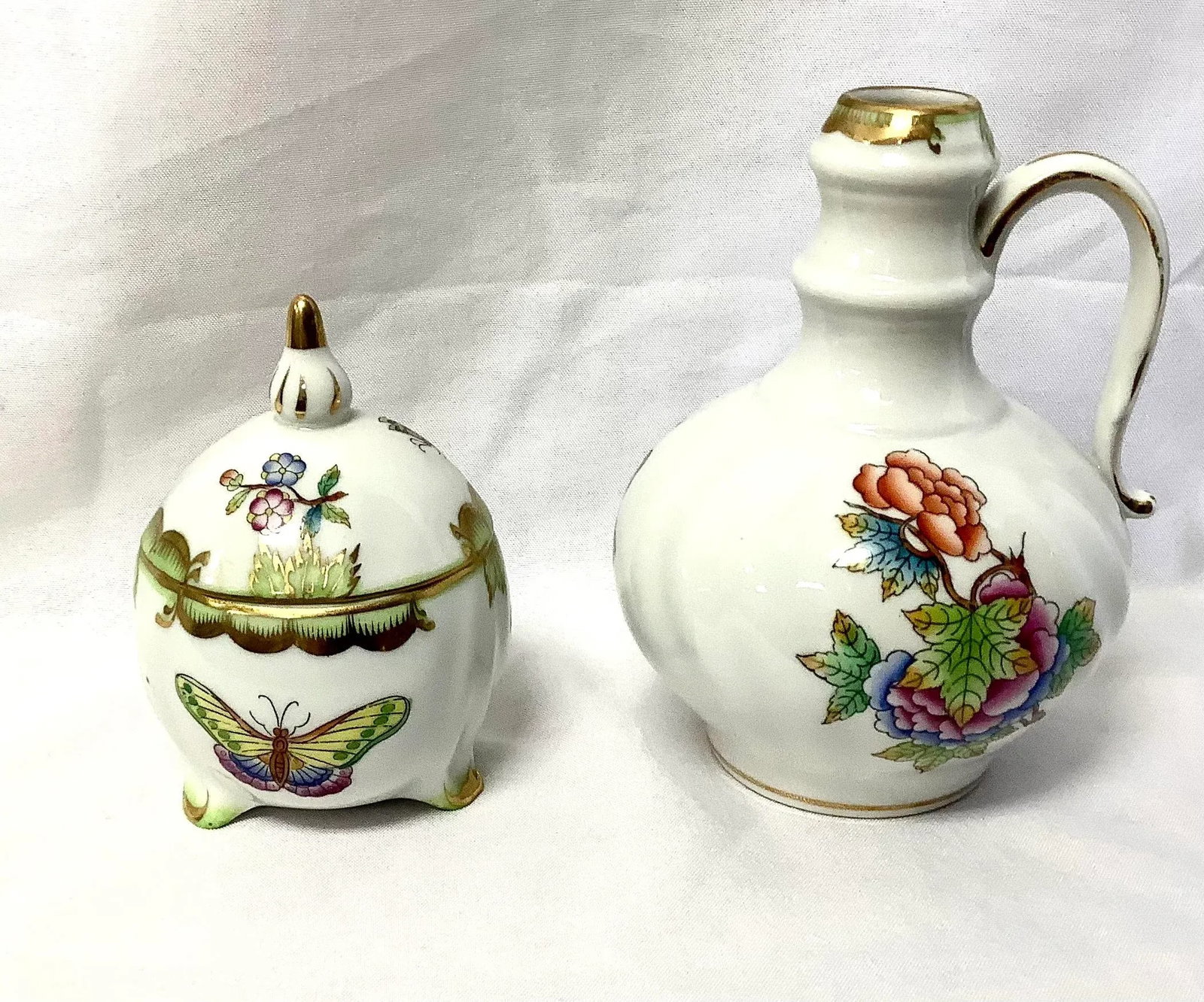 Set of Vintage Queen Victoria Porcelain, Trinket Dish and Small Vase - 11