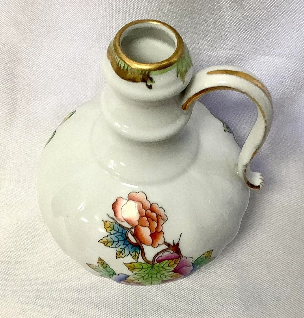 Set of Vintage Queen Victoria Porcelain, Trinket Dish and Small Vase - 7