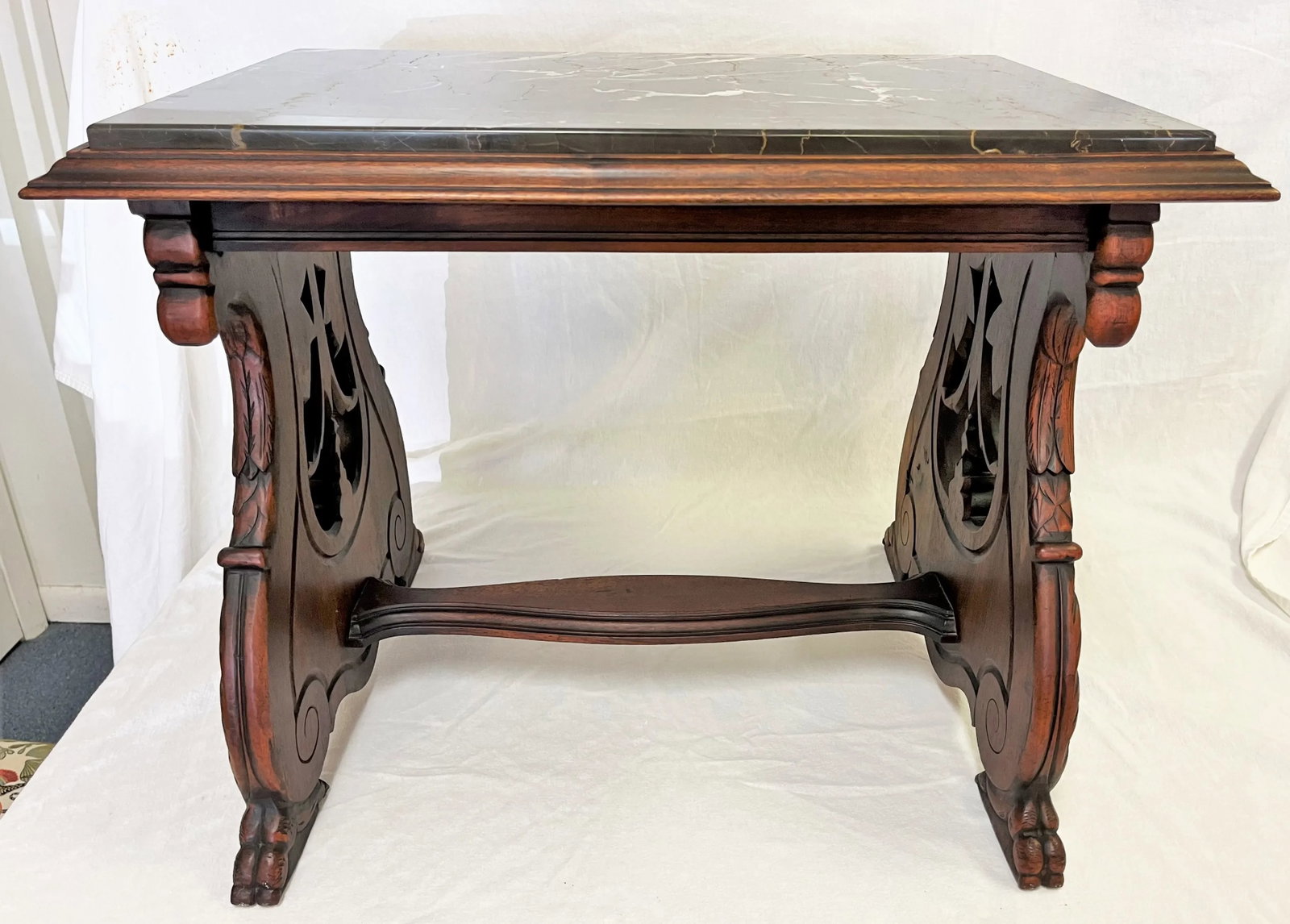 1940's Carved Lyre Leg With Eagle Details Side Table With Emperador Marble Top - 6