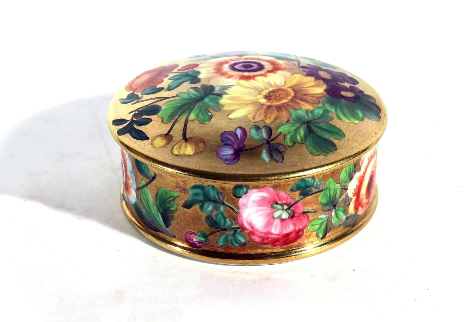 English Porcelain Gold-Ground Botanical Patch Box With Irish References, "Forget Not Erin" Motto - 4