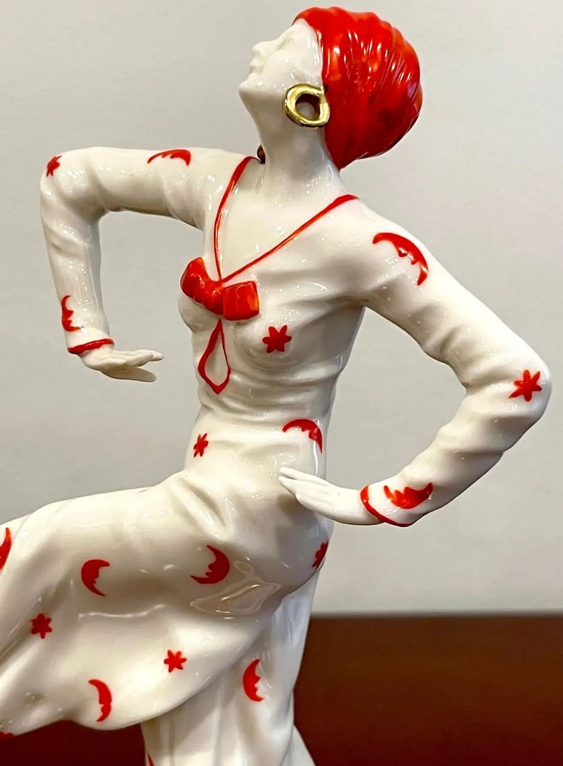 Early 20th Century Art Deco Figurine of 'Mata Hari' by Capodimonte / Naples Porcelain Company - 7