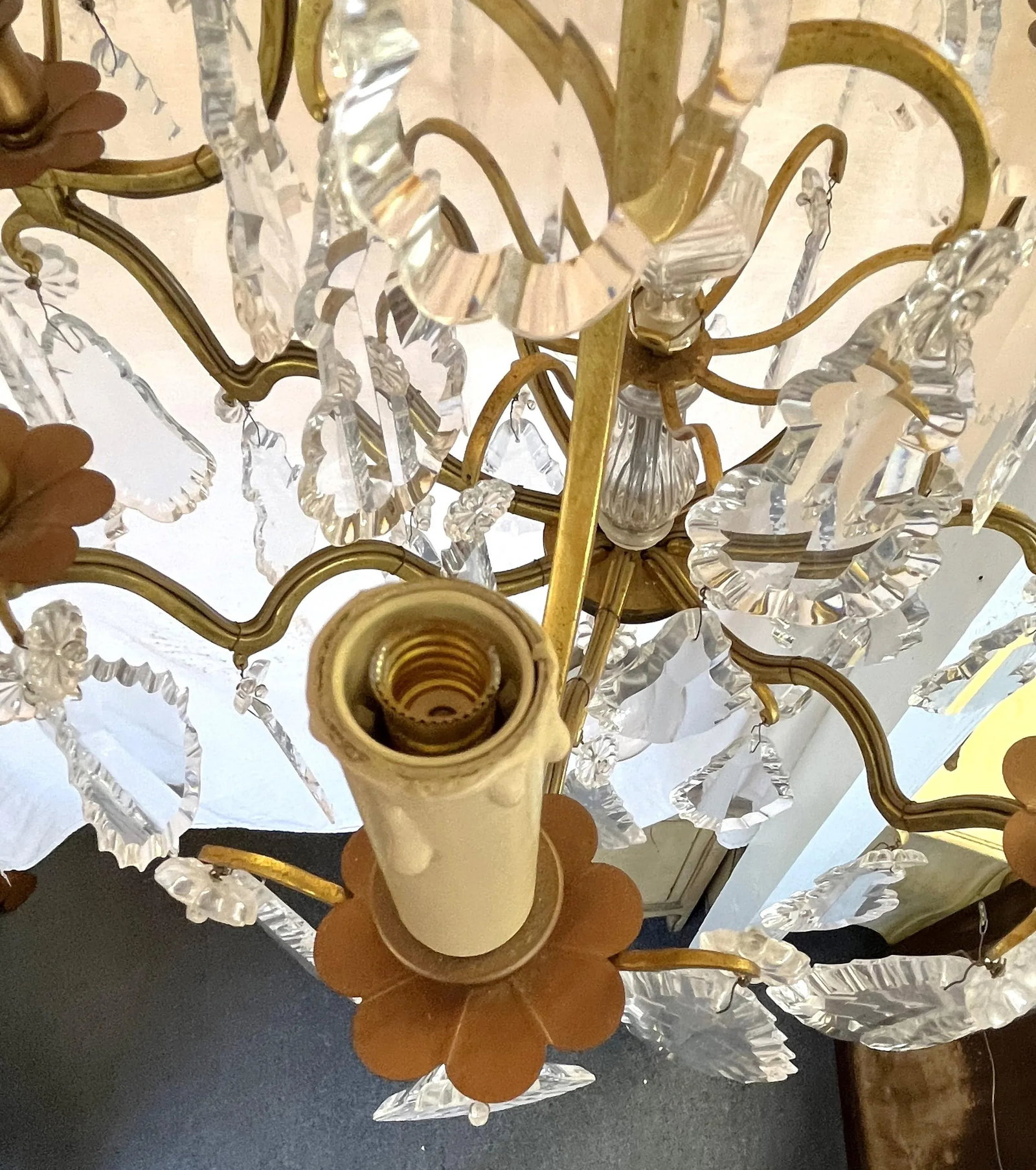 Early 1900's French Louis Xv Style Brass and Crystal Pendeloques 8-Light Chandelier - 4