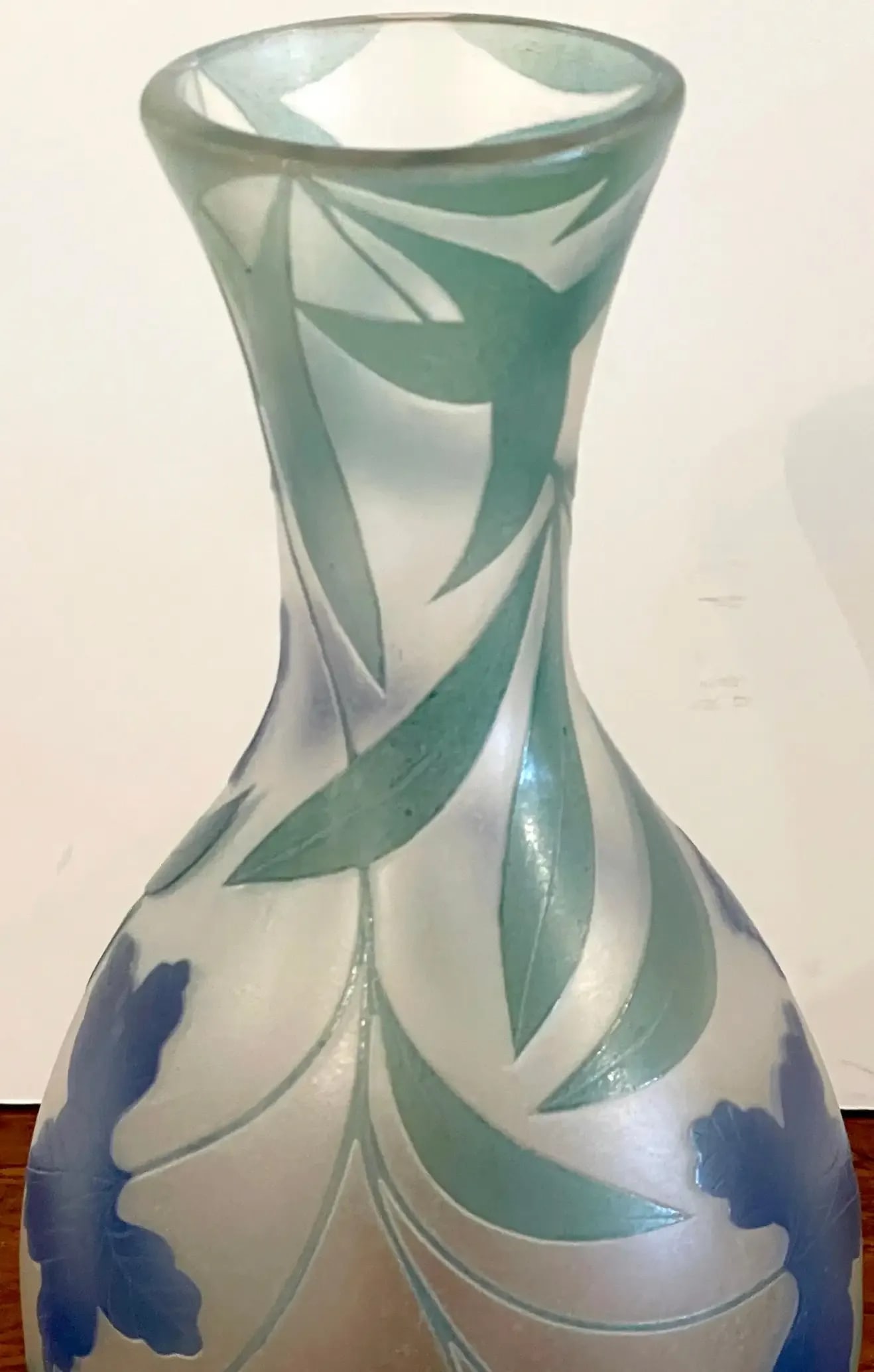 Mid 20th Century French Modern Floral Cameo Glass Vase, Signed Daum+Nancy France - 2