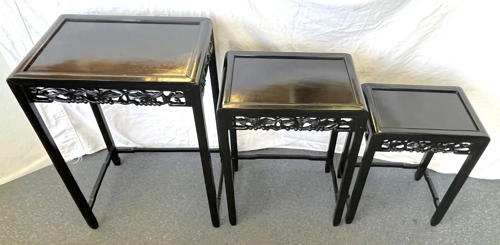 Mid Century Modern Chinese Carved Wood Nesting Tables in Ebony Finish- Set of 3 - 4
