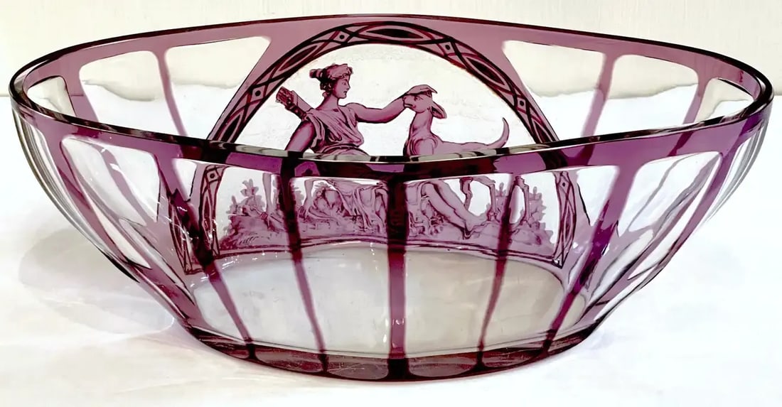 Early 20th Century Val Saint Lambert Amethyst Cut to Clear 'Diana the Huntress' Centerbowl - 2