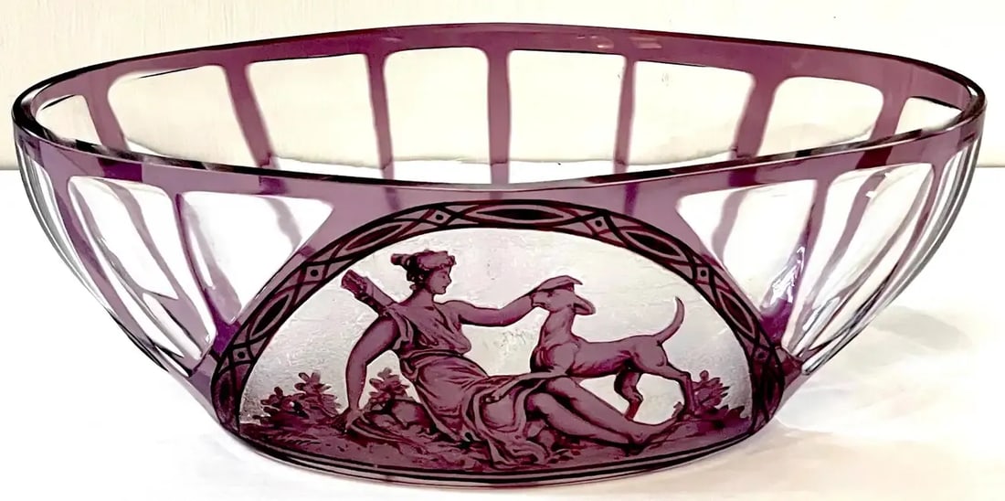 Early 20th Century Val Saint Lambert Amethyst Cut to Clear 'Diana the Huntress' Centerbowl - 5