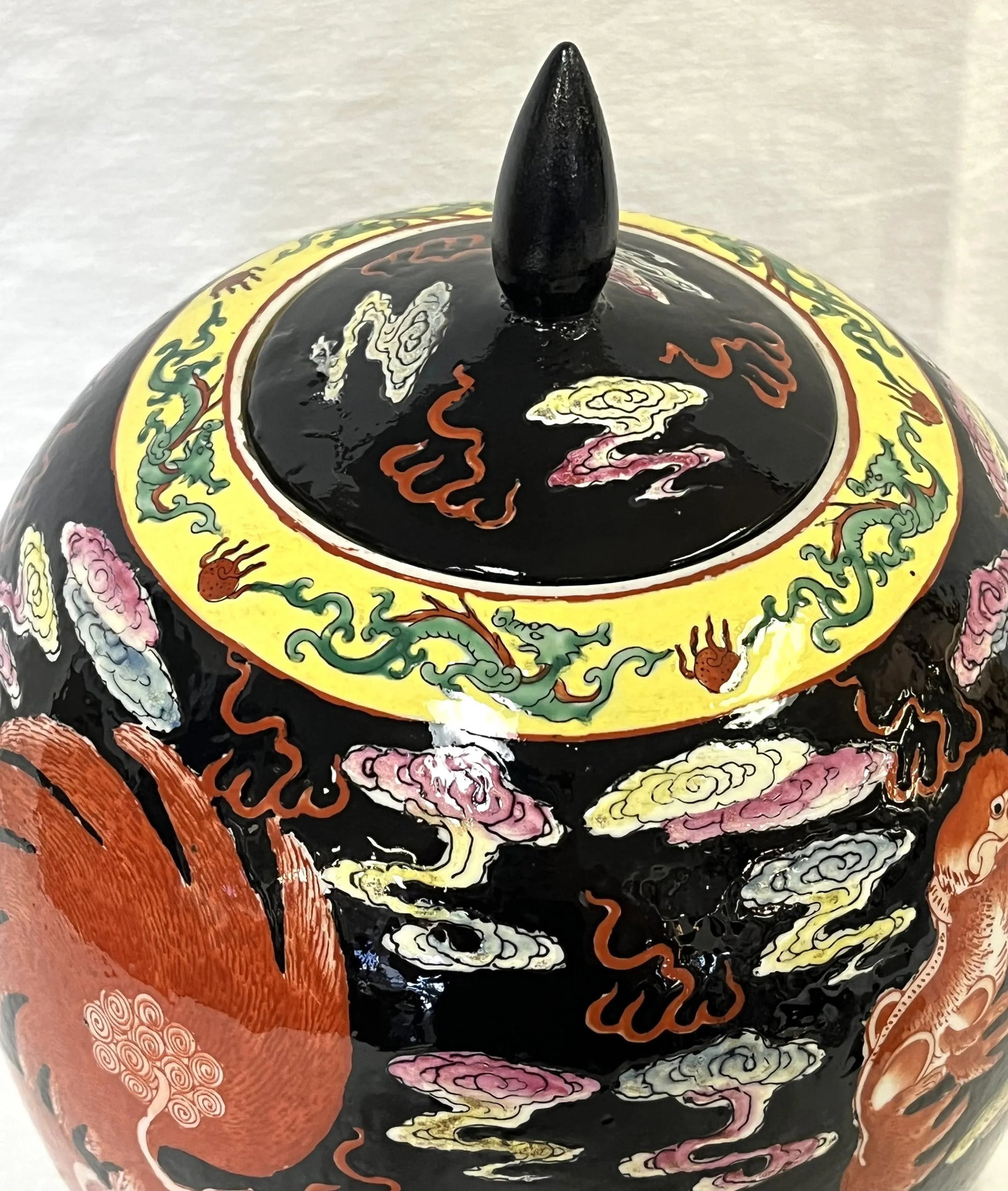 20th Century Chinese Famille Noir Porcelain Lidded Spice Jar With Foo Dragon Motifs - 10