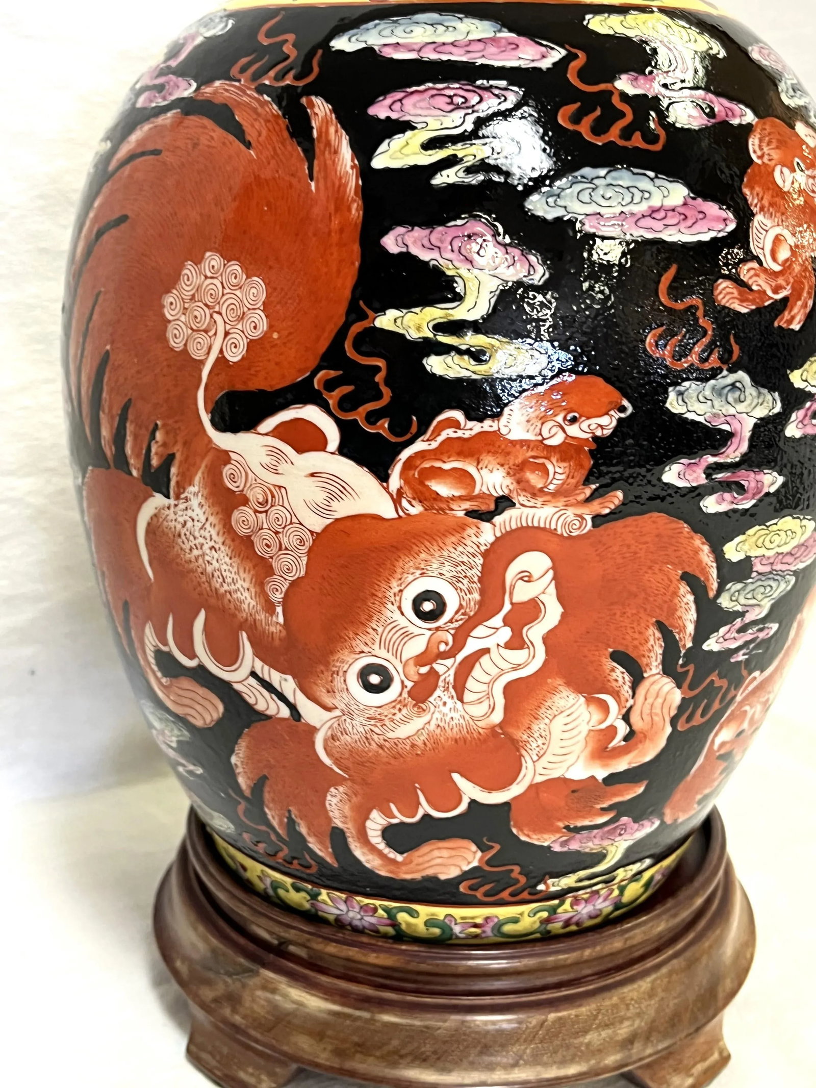 20th Century Chinese Famille Noir Porcelain Lidded Spice Jar With Foo Dragon Motifs - 9