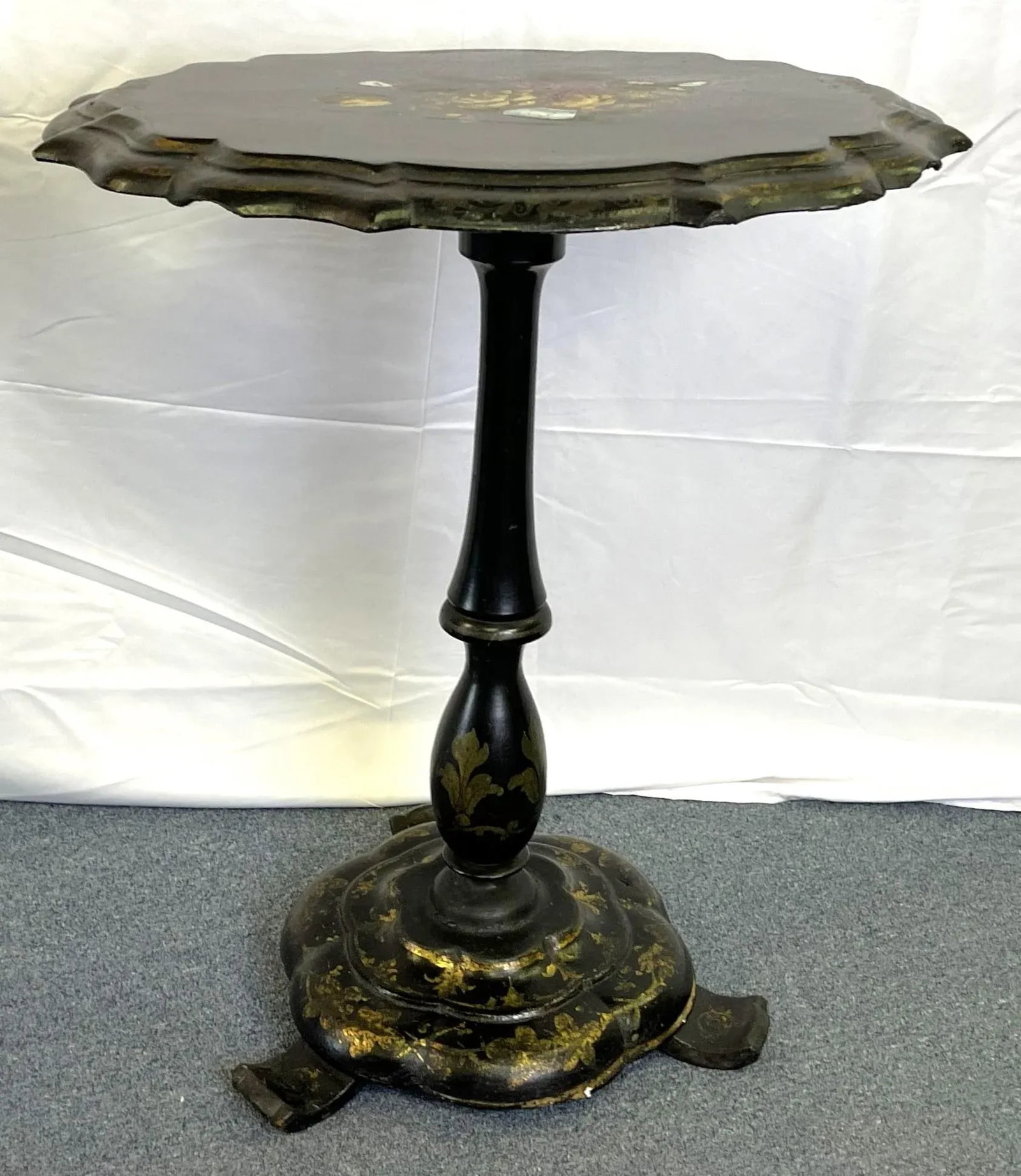 19th Century French Papier-MaÌ‚cheÌ With Mother-Of-Pearl Flip-Top Tray Table - 2