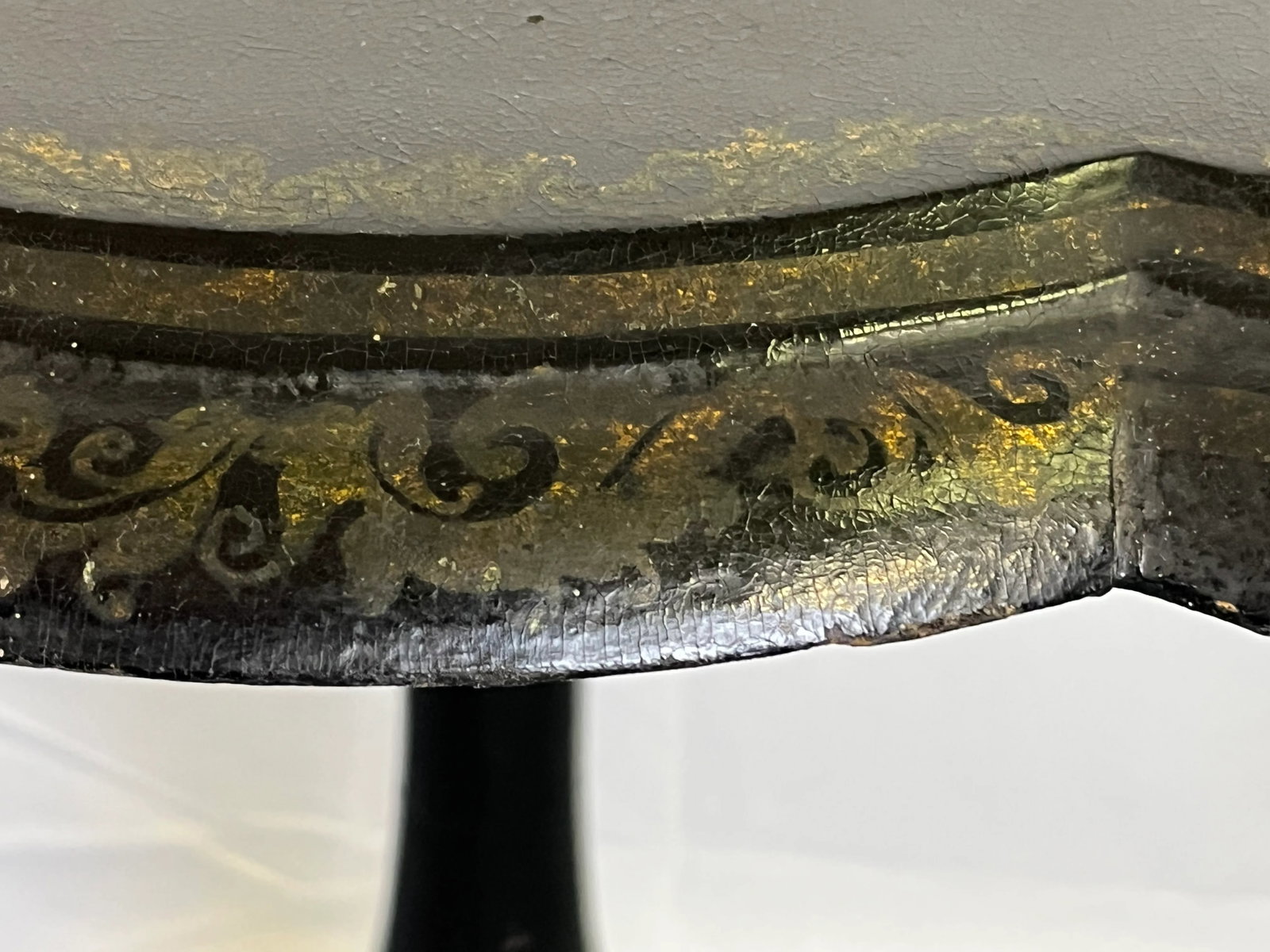 19th Century French Papier-MaÌ‚cheÌ With Mother-Of-Pearl Flip-Top Tray Table - 8
