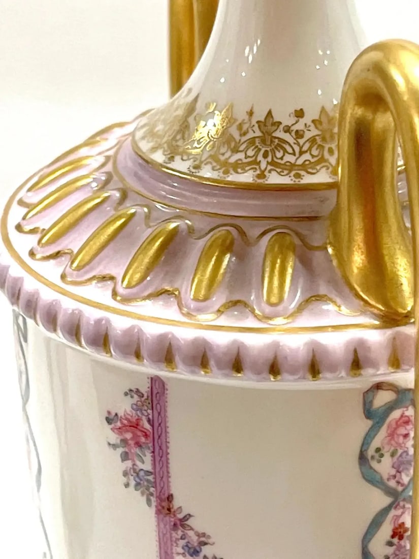 Early 20th Century Royal Worcester Transitional Neoclassical Style Vases - a Pair - 10