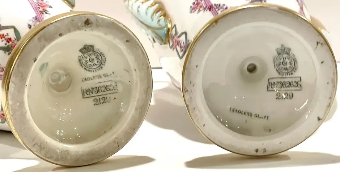 Early 20th Century Royal Worcester Transitional Neoclassical Style Vases - a Pair - 2
