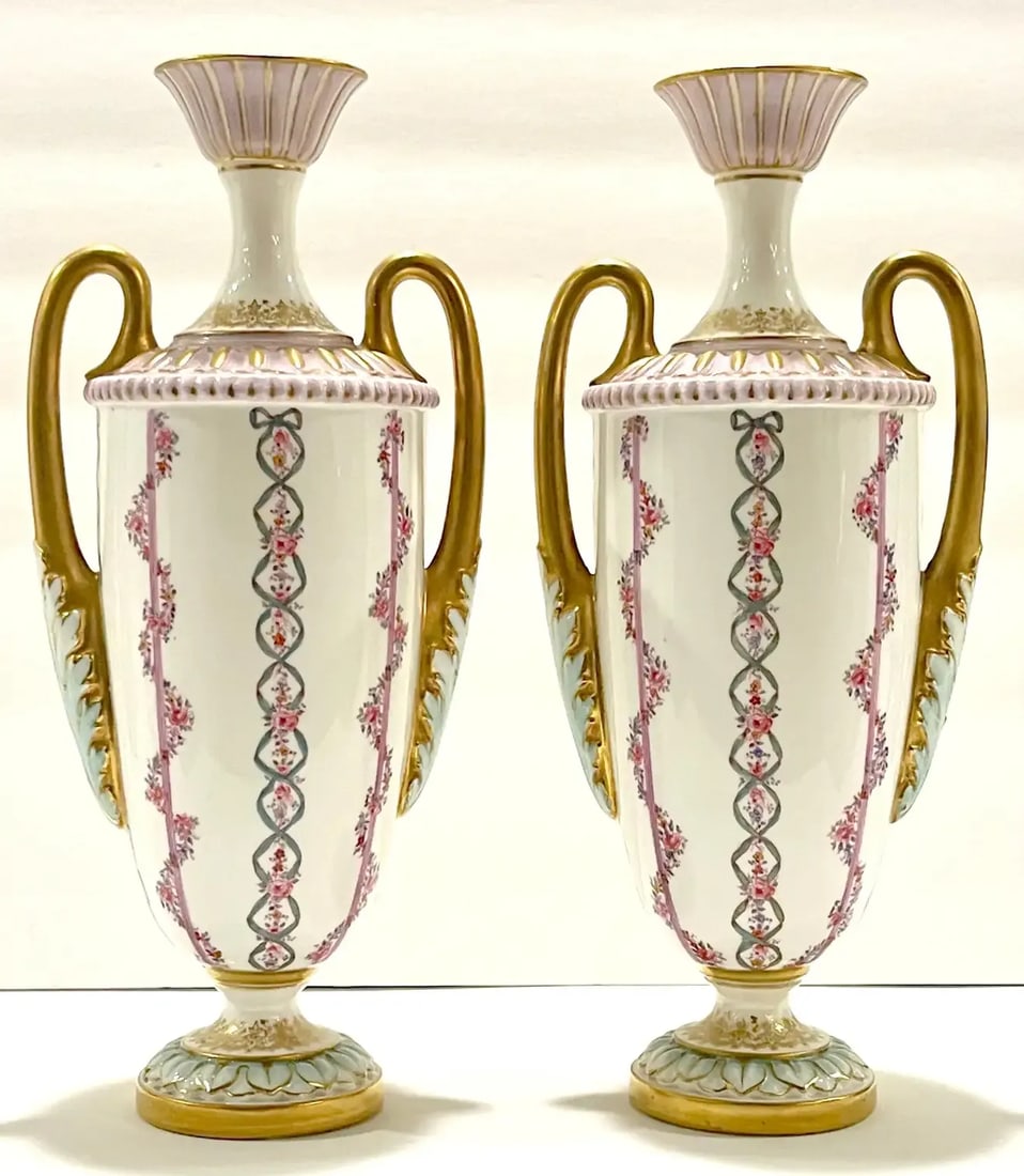 Early 20th Century Royal Worcester Transitional Neoclassical Style Vases - a Pair - 4