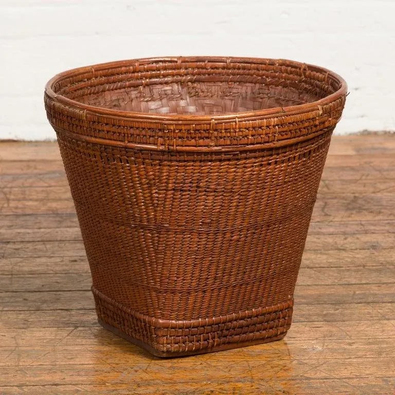 19th Century Hand Woven Rattan & Bamboo Thai Grain Basket with Tapering Lines - 4