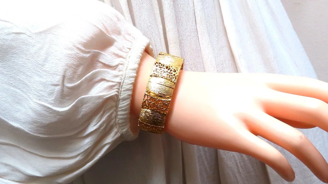 Baume Mercier Vintage Gold Watch 14kt** - 8