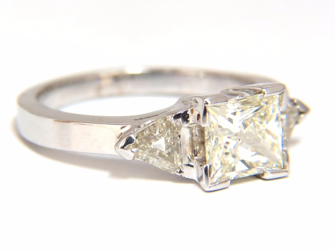 1.63ct Natural Princess cut diamond ring 14kt. Trilliants *v - 4