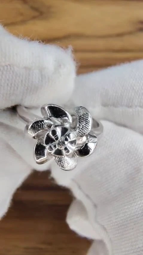 .02ct Natural Diamond Circular Bow Clover Ring 14kt *v - 2