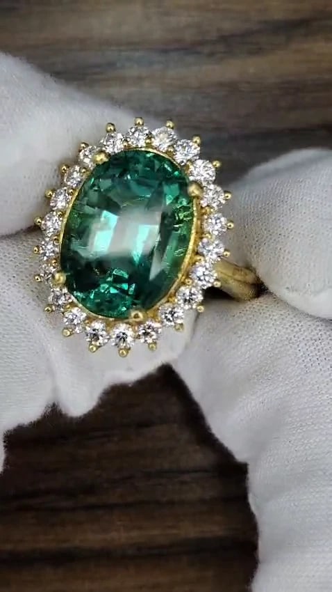 GIA Certified 8.60ct natural green emerald diamonds ring 18kt "F1" Halo Prime *v - 2
