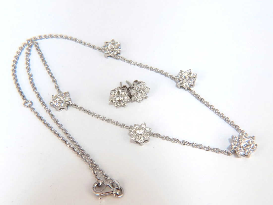 5.50CT NATURAL DIAMONDS FLOATING CLUSTER EARRINGS NECKLACE SUITE 18KT+**: Title: 5.50CT NATURAL DIAMONDS FLOATING CLUSTER EARRINGS NECKLACE SUITE 18KT+** Description: 5.50ct. Natural round diamonds cluster suite of earrings and necklace. Full cut brilliants. Vs-2 & Si-1
