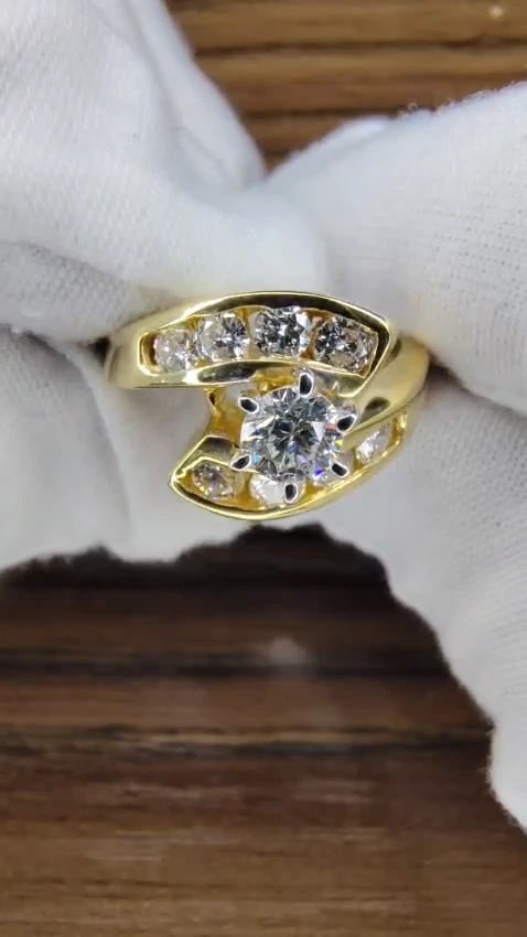 GIA Certified 1.40ct round cut diamond Crossover Engagement Ring 14 Karat *v - 2