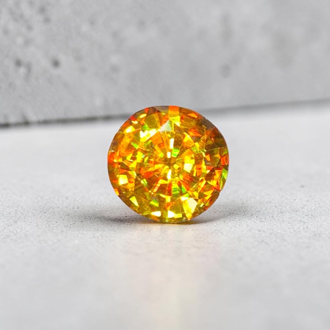 Full Fire Sphene Ring Stone, Yellow Sphene Gemstone For Jewelry Making: Full Fire Sphene Ring Stone, Yellow Sphene Gemstone For Jewelry Making Weight (CT) : 2.85 Measurements(MM) : 9 x 9 x 6 Shape : Round Color : Yellow Treatment : None Clarity : Eye Clean Origin :