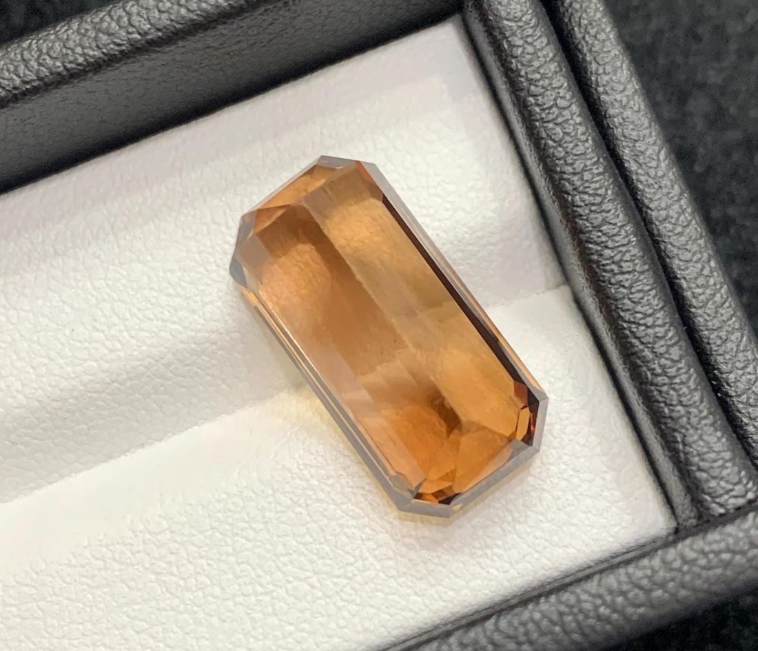 Rich Brown Topaz Gemstone: Long Emerald Cut, November Birthstone (17.50 Carat) - 7