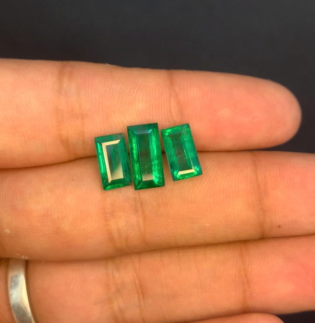 Zambian Emerald Gemstone Set: Emerald Cut Green Faceted Stones, 5.35 Carat - 5