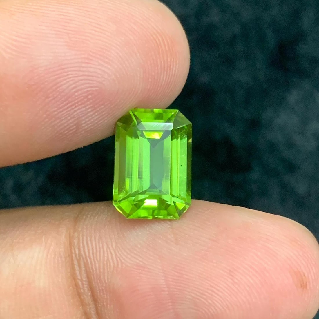 Emerald Cut Peridot Gemstone: Apple Green Jewelry Stone, 4.70 Carat - 2