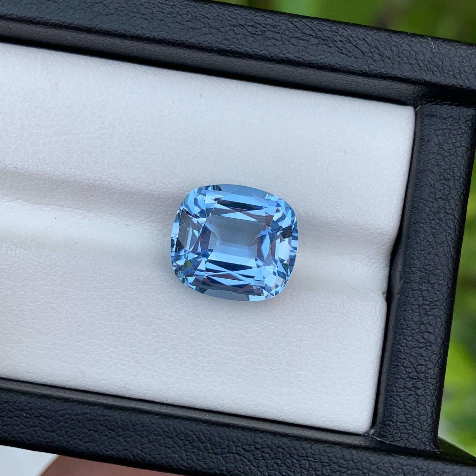 Santa Maria Blue Aquamarine Gemstone: 7.53 Carat Cushion Cut Beryl - 4
