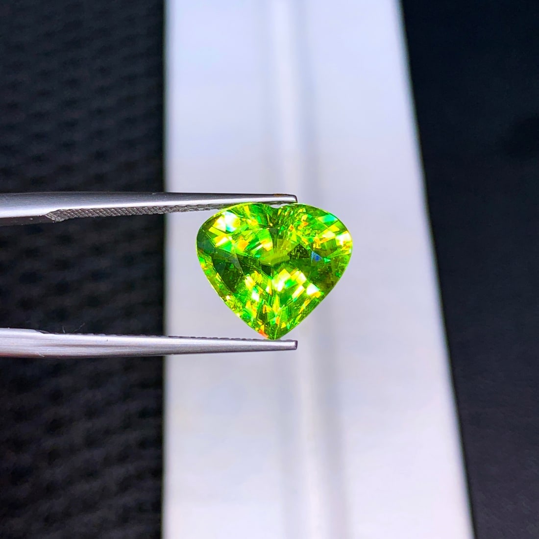 Full Fire Sphene Titantite Gemstone, Green Sphene Ring Stone For Jewelry - 3
