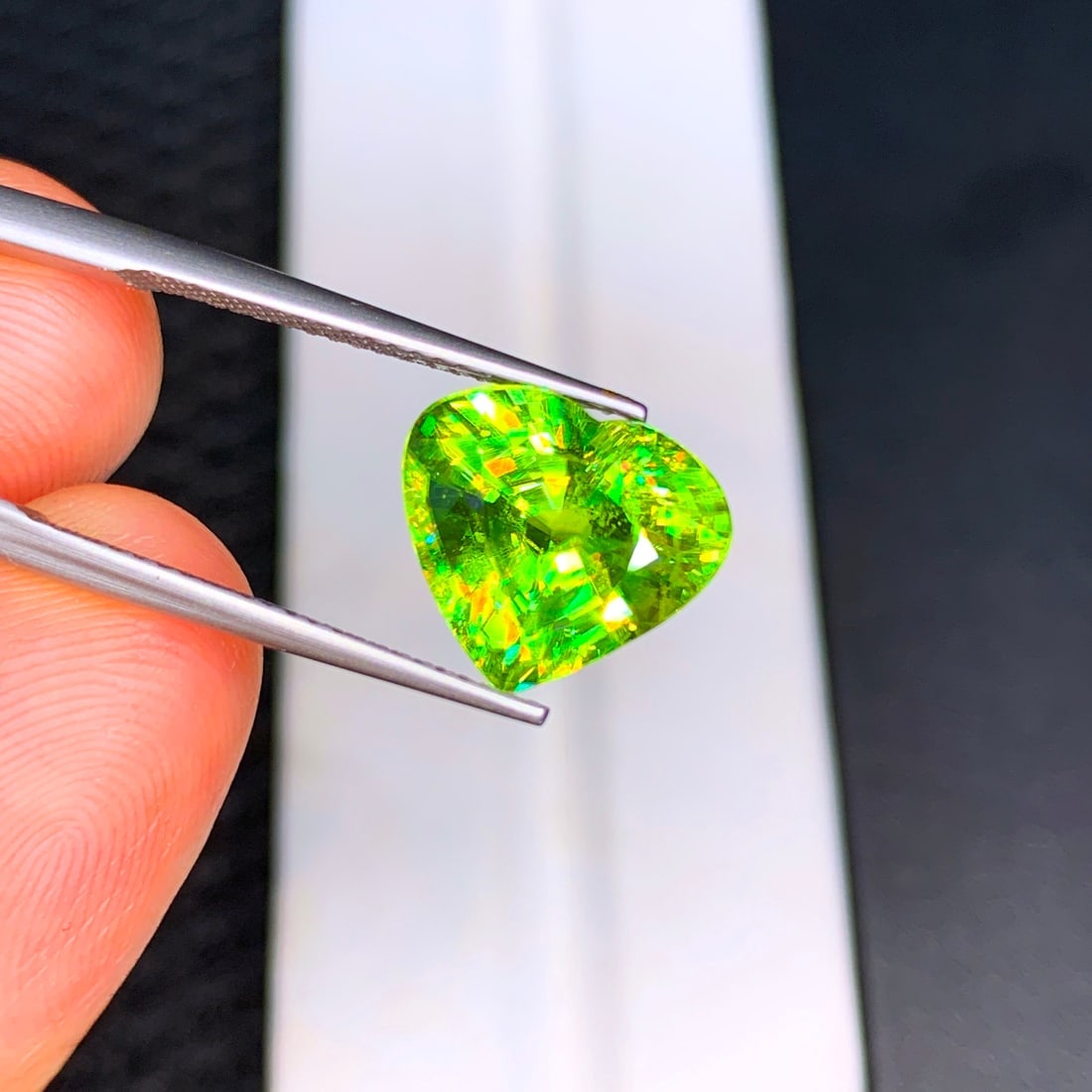 Full Fire Sphene Titantite Gemstone, Green Sphene Ring Stone For Jewelry - 4