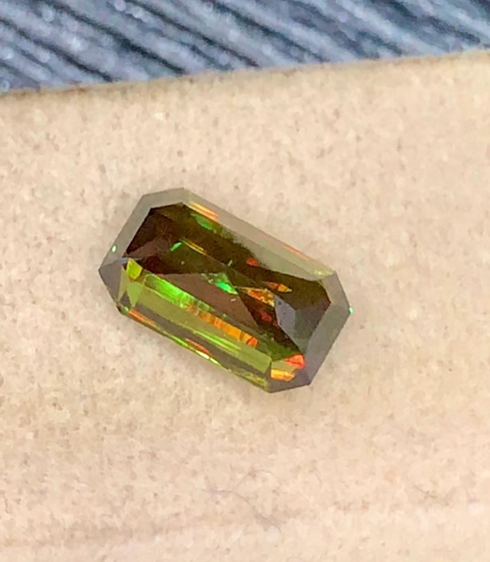 Natural Chrome Sphene Titanite Loose Gemstone For Jewellery - 1.70 Carat - 4