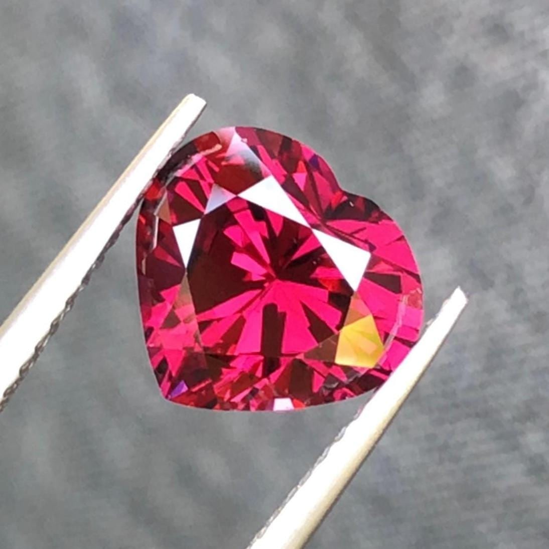 Natural Pinkish Garnet Gemstone Heart Shape For Jewellry making From Tanzania - 3.355 Carat - 2