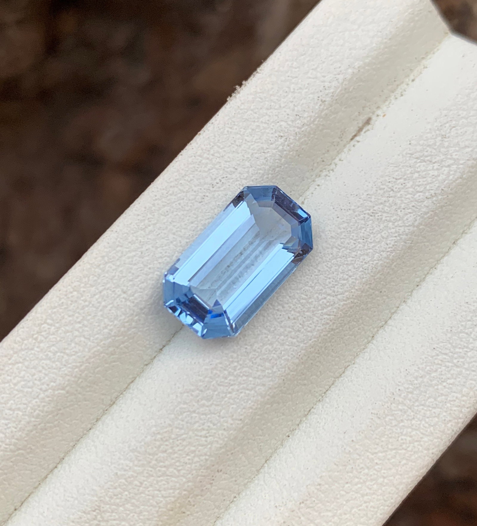 Santa Maria Aquamarine Gemstone: 3.95 CT Emerald Cut, Natural Blue: Aquamarine Details Shape: Emerald Cut Type: Aquamarine Gemstone Weight: 3.95 Carat Dimension: 13*7*5 MM Color: Blue ( Santa Maria ) Clarity: VVVS Birthstone: March Making Process: Jewelry Purpose & Gi