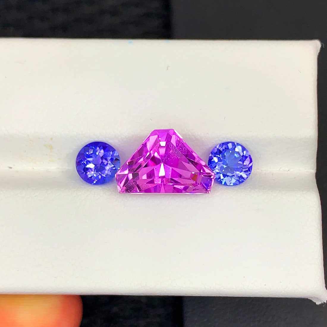 Deep Pink Kunzite Gemstone with Blue Tanzanite Pair For Ring Making - 3