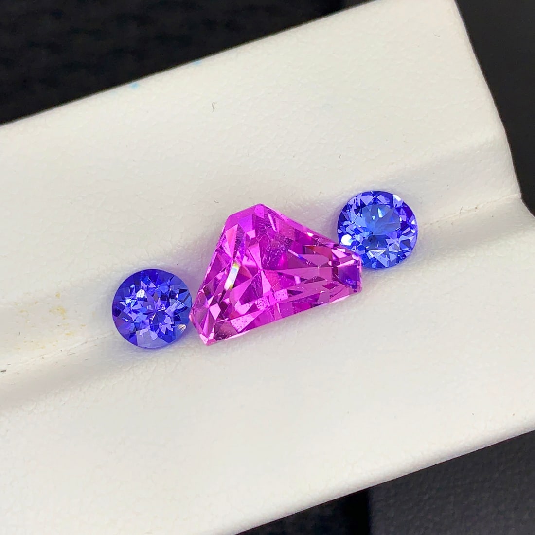Deep Pink Kunzite Gemstone with Blue Tanzanite Pair For Ring Making - 5
