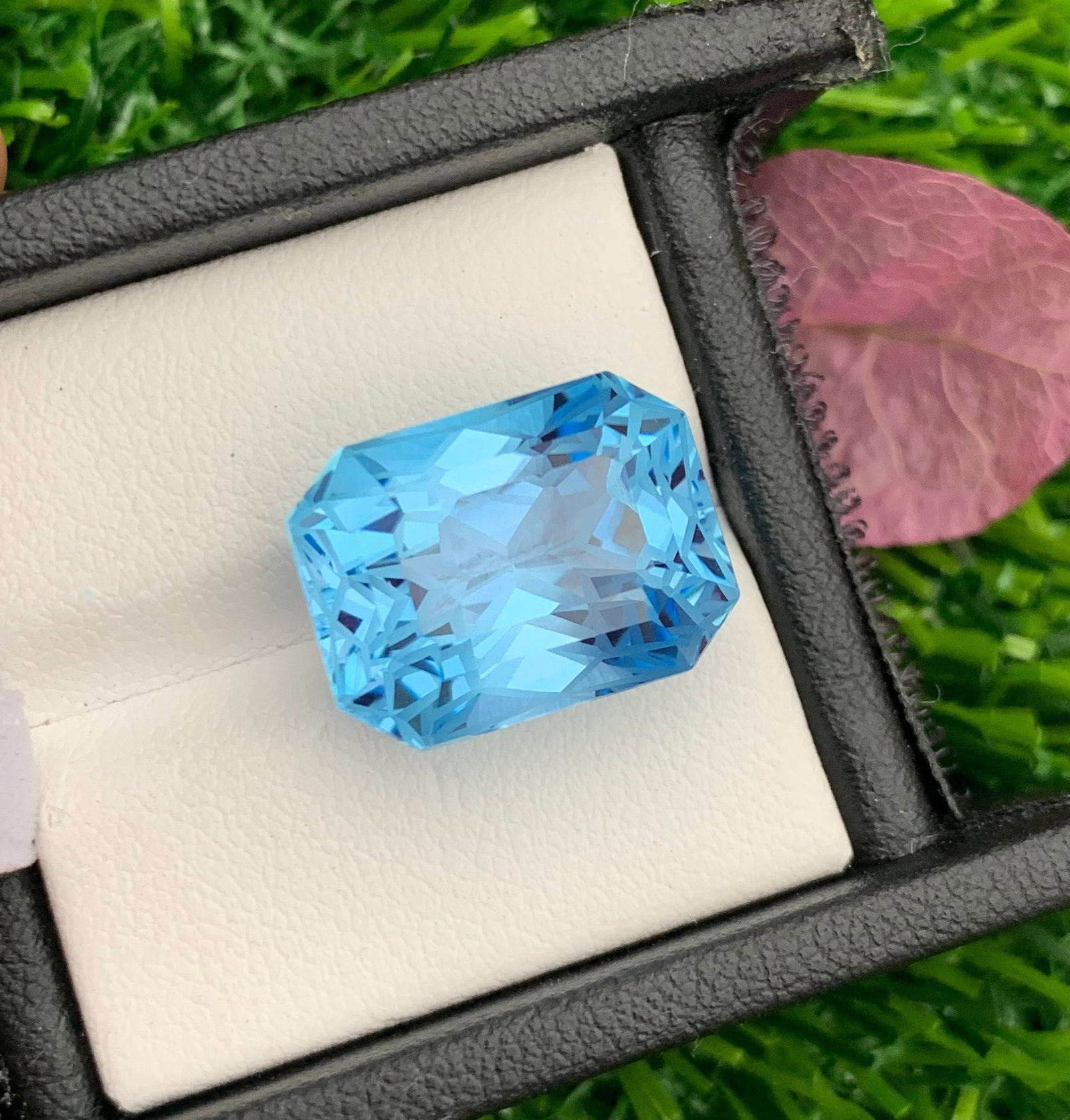 Swiss Blue Topaz Gemstone: Emerald Cut, 20.25 Carats - 2