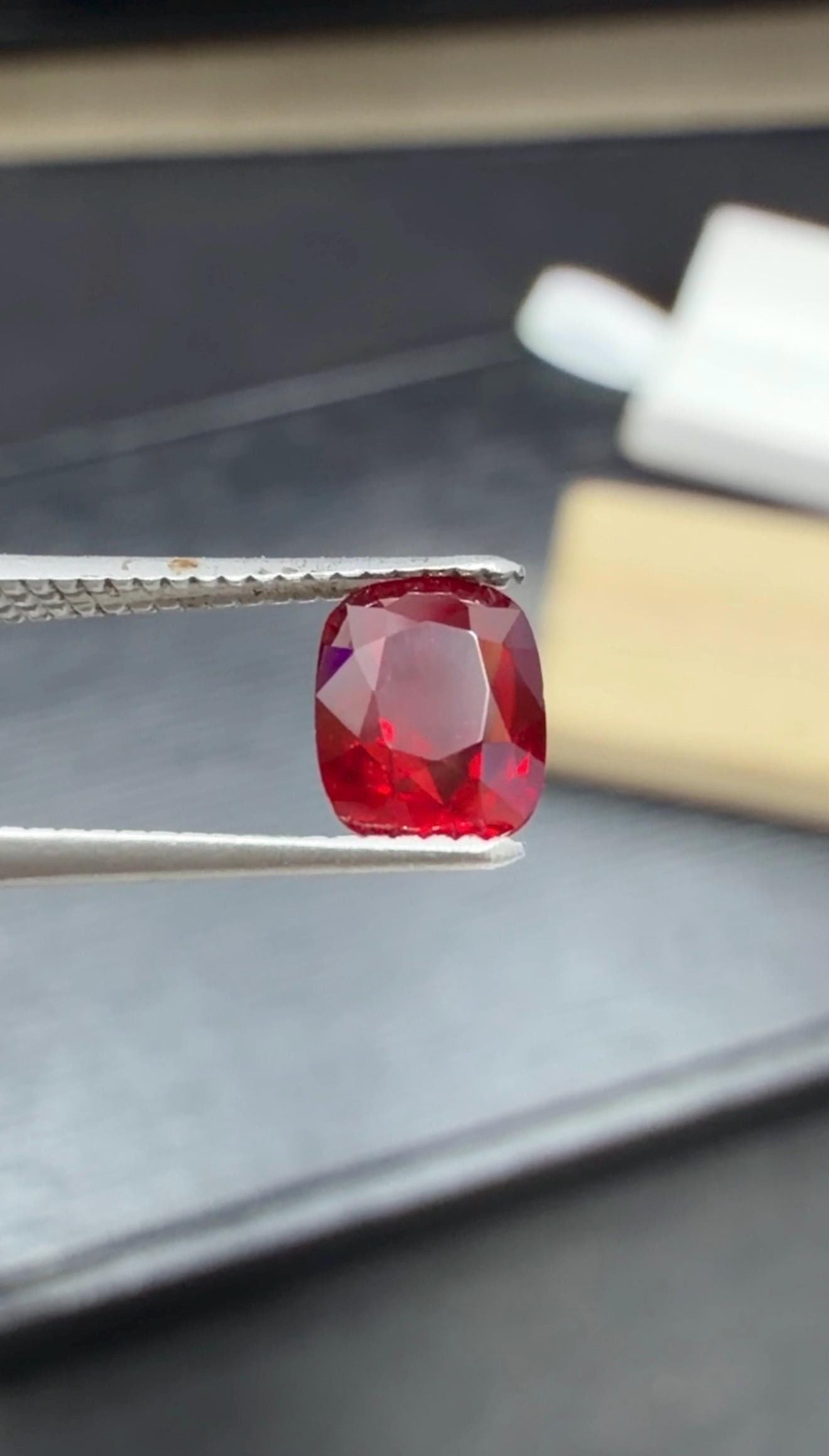 1.015 Carat Natural Vivid Red Pigeons Blood Ruby Gemstone From Mozambique, No Heat Cuhsion Cut Gem - 3