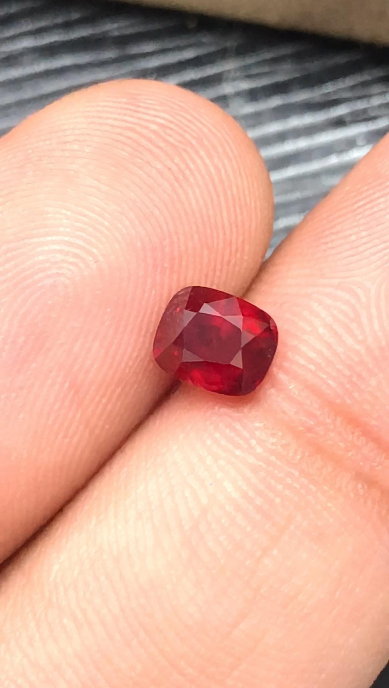 1.015 Carat Natural Vivid Red Pigeons Blood Ruby Gemstone From Mozambique, No Heat Cuhsion Cut Gem - 4