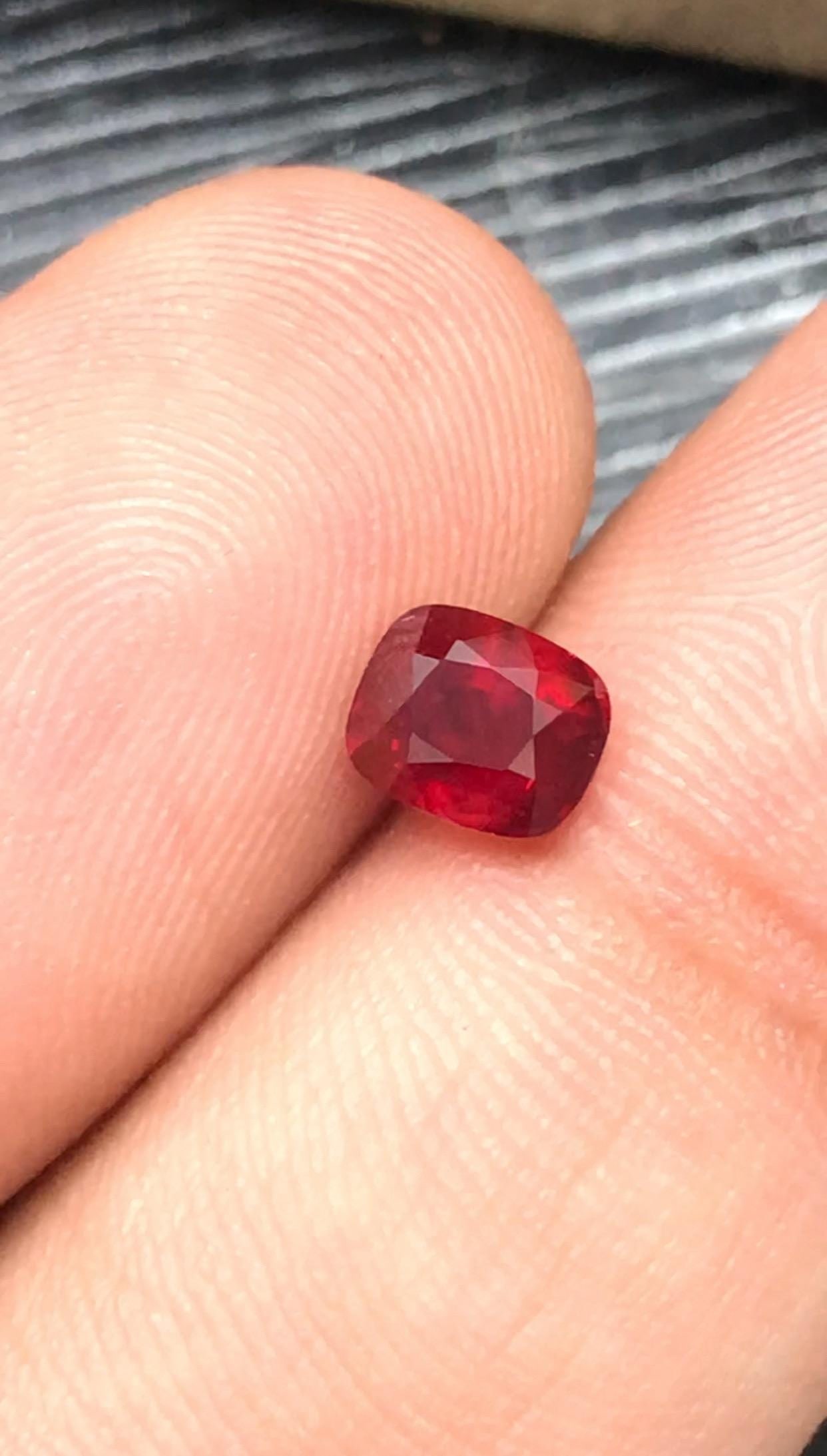 1.015 Carat Natural Vivid Red Pigeons Blood Ruby Gemstone From Mozambique, No Heat Cuhsion Cut Gem - 5