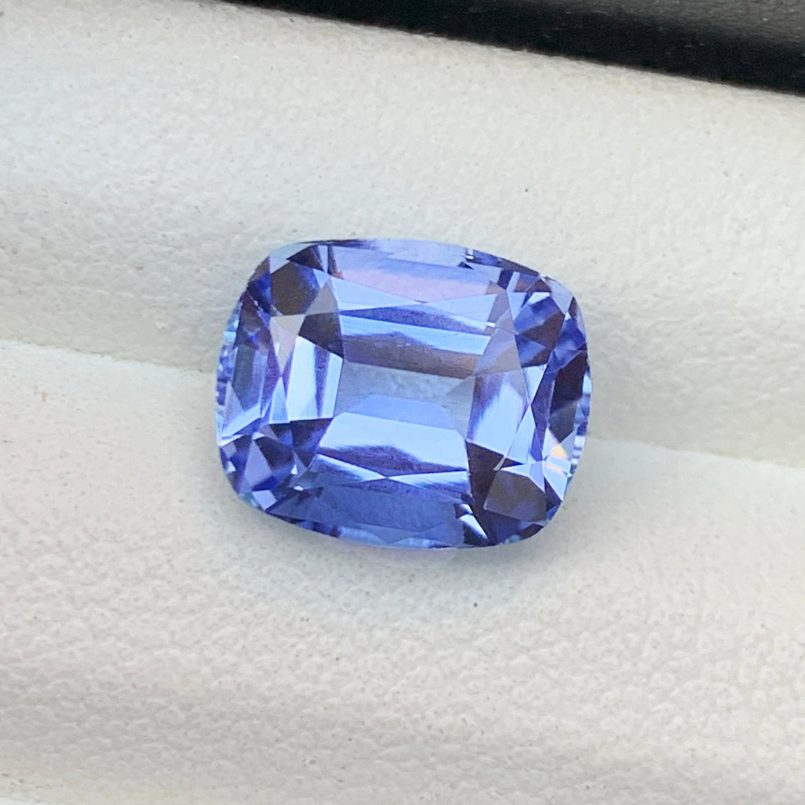 Natural Aquamarine Gemstone: Cushion Cut, 4.90 Carats - 2